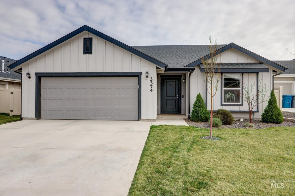 Photo of 3374 S Rosa Parks Way, Nampa, ID 83686 (MLS # 98976020)