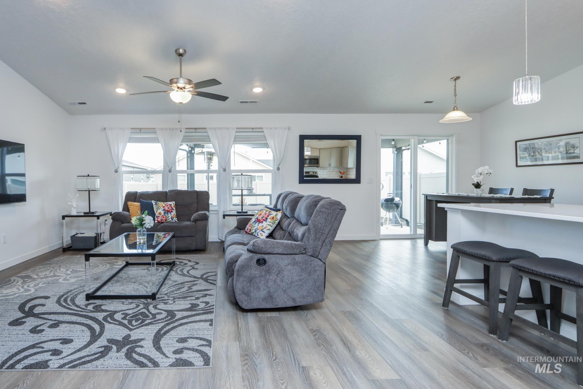 3374 S Rosa Parks Way