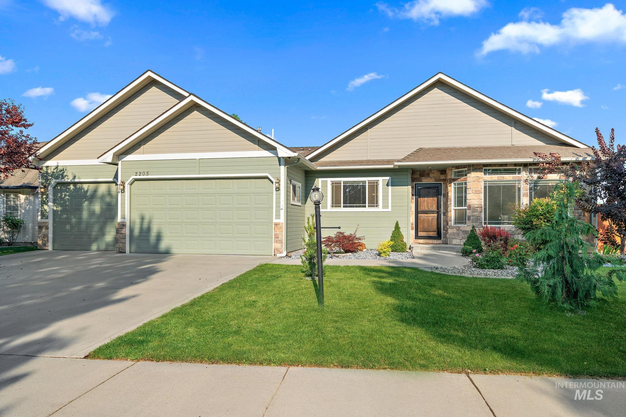 2205 N Aaronmink Way