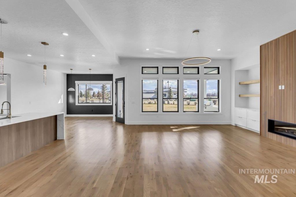 Photo of 21460 Jackson Creek Ct, Star, ID 83669 (MLS # 98974601)