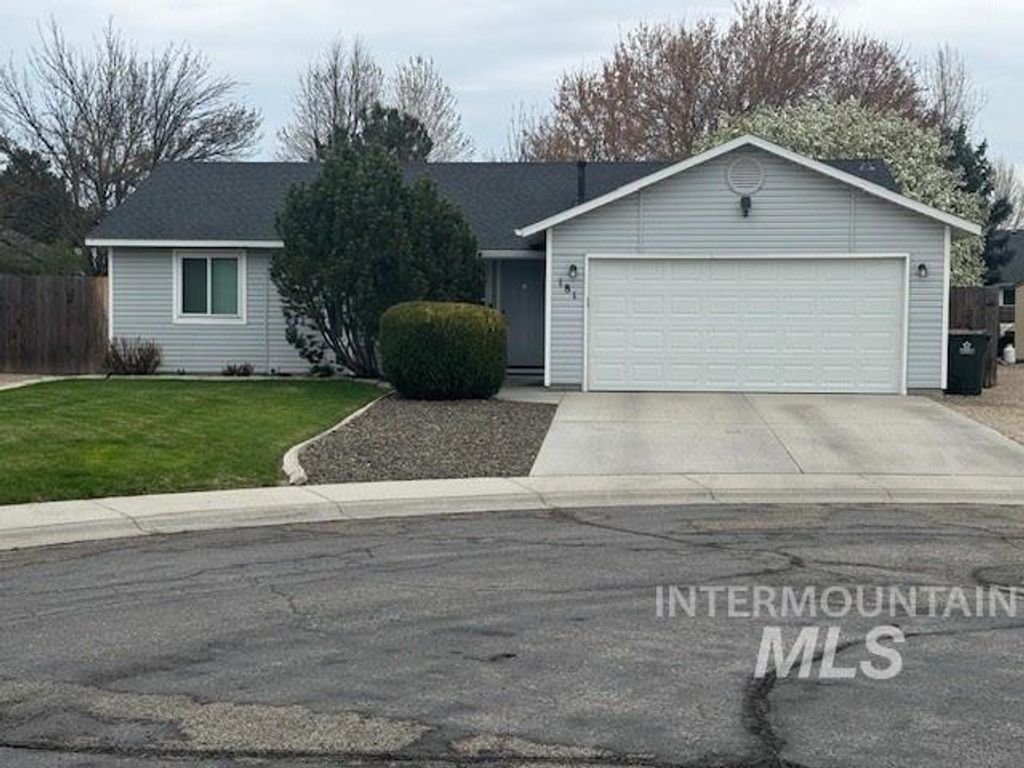 Photo of 181 W Winnipeg St, Meridian, ID 83642 (MLS # 98980378)