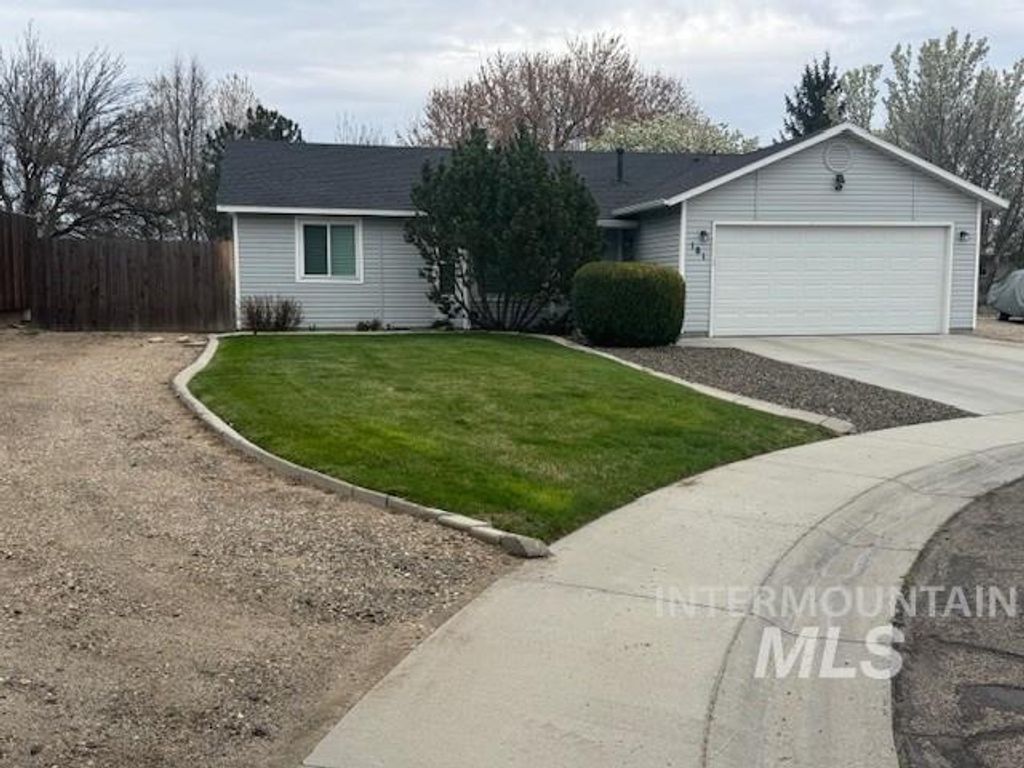 Photo of 181 W Winnipeg St, Meridian, ID 83642 (MLS # 98980378)