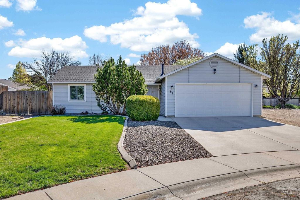 Photo of 181 W Winnipeg St, Meridian, ID 83642 (MLS # 98980378)