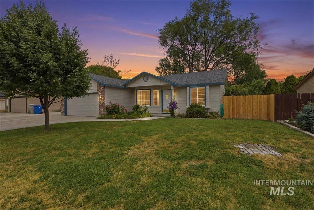 Photo of 2716 E Castleberg Loop, Nampa, ID 83686 (MLS # 98989667)