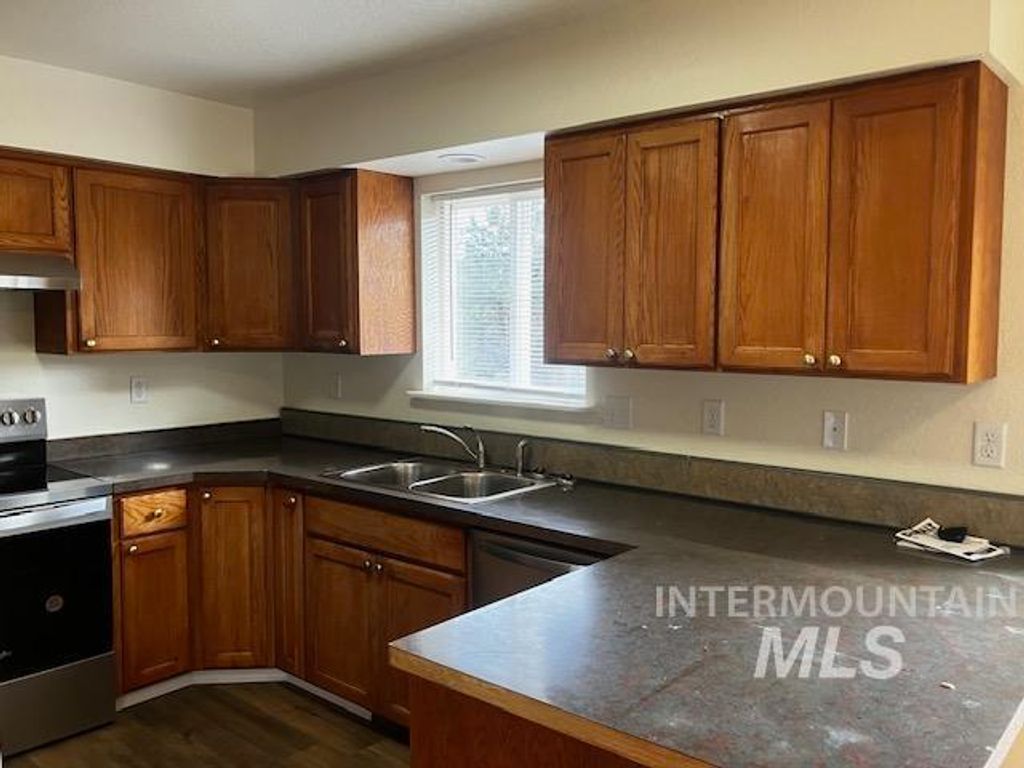 Photo of 2360 Rolling Hills Drive, Clarkston, WA 99403 (MLS # 98978121)