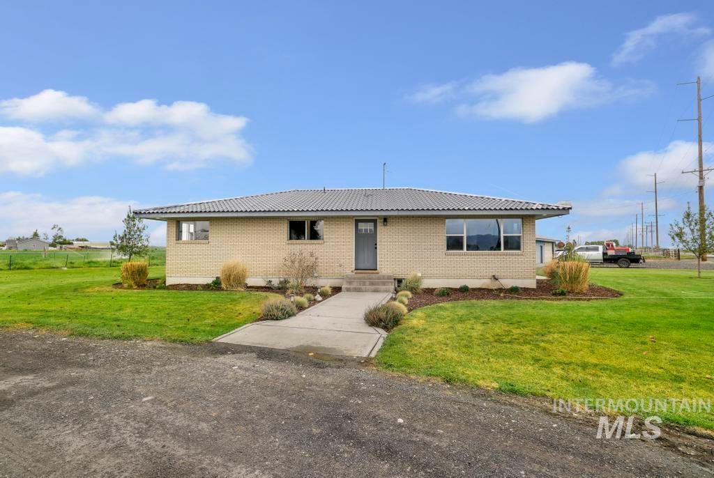 Photo of 294 100 W, Burley, ID 83318 (MLS # 98986318)