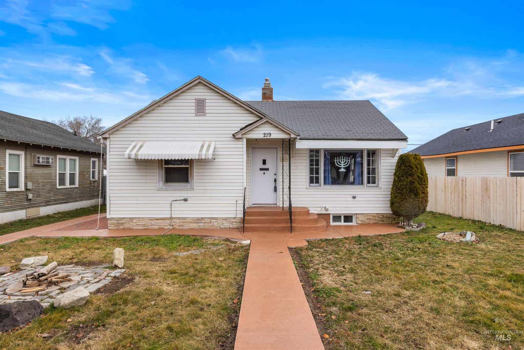 Photo of 219 Cleveland Blvd, Caldwell, ID 83605 (MLS # 98996572)