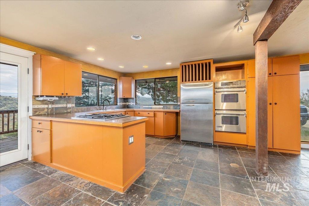 Photo of 5735 N Willow Creek Rd, Eagle, ID 83616 (MLS # 98971259)