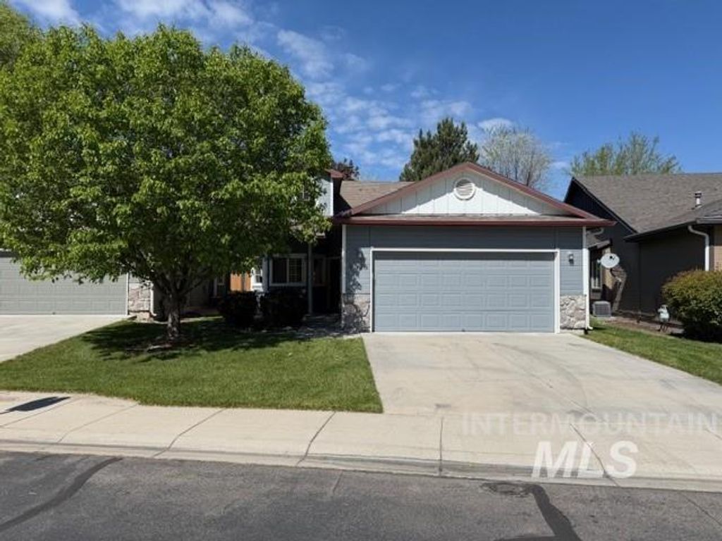 Photo of 6043 N Castleton Ln, Garden City, ID 83714 (MLS # 98984437)