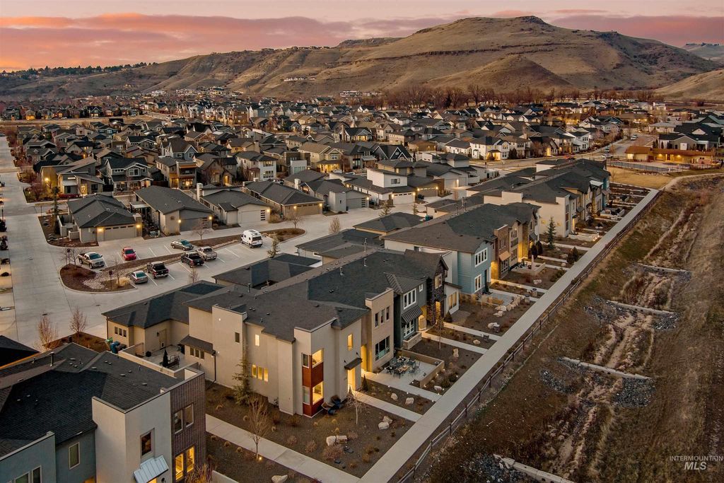 Photo of 3174 S Hopes Well Way, Boise, ID 83716 (MLS # 98974720)