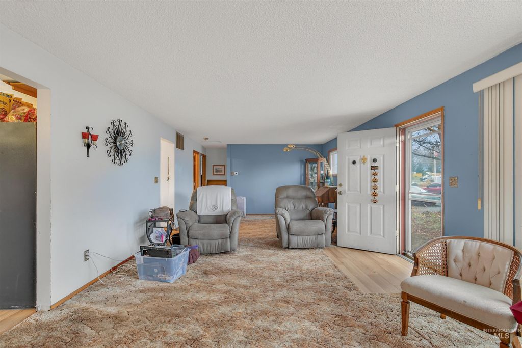 Photo of 3508 8th St, Lewiston, ID 83501 (MLS # 98969499)