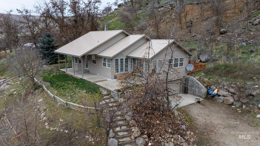 Photo of 3 Branch Rd, Horseshoe Bend, ID 83629 (MLS # 98970026)