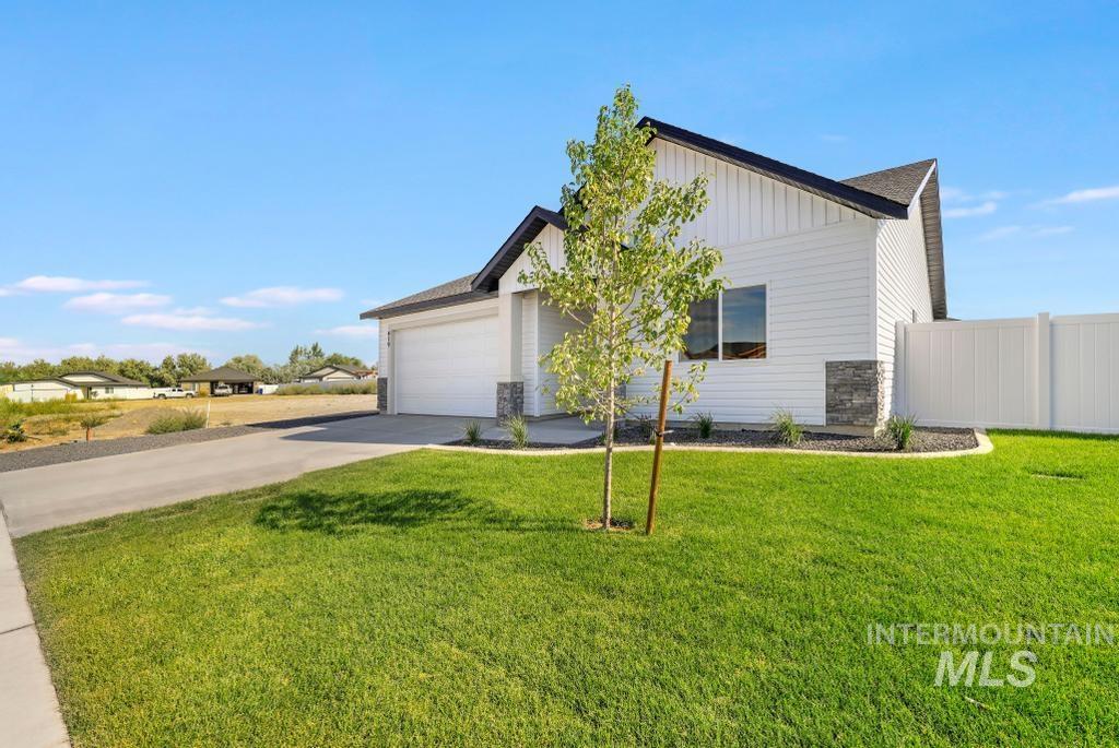 Photo of 419 Rock Dove Loop, Twin Falls, ID 83301 (MLS # 98999007)