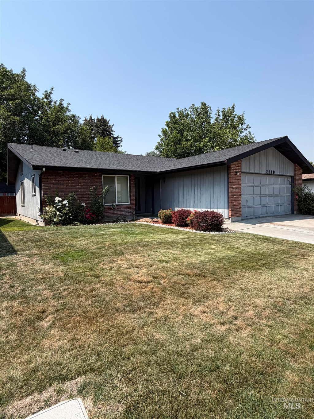 Photo of 2110 Brookside Dr, Caldwell, ID 83605 (MLS # 98995808)
