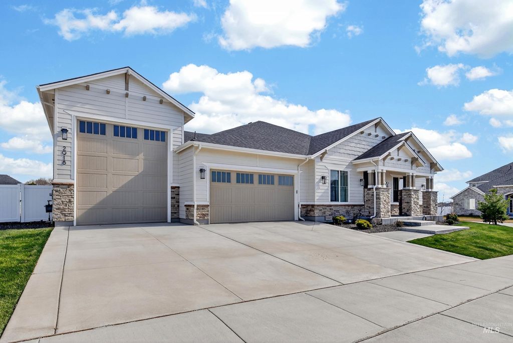 Photo of 2918 N Starhaven Ave, Star, ID 83669 (MLS # 98976937)