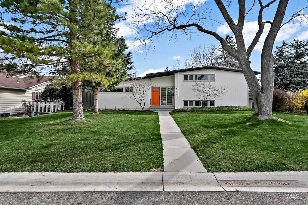 Photo of 6226 W Edgewater Drive, Boise, ID 83709 (MLS # 98978694)