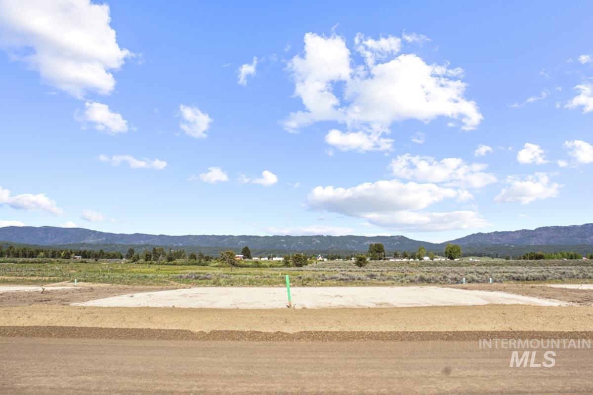 L14 B2 River Bank Drive