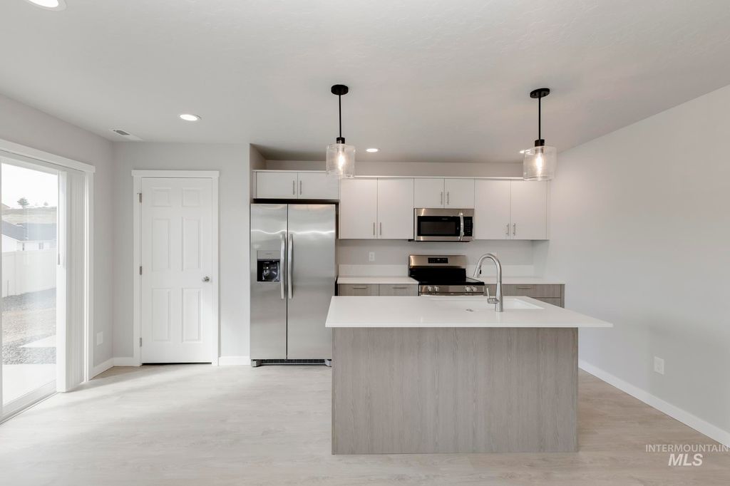 Photo of 115 Caribou St, Horseshoe Bend, ID 83629 (MLS # 98962442)