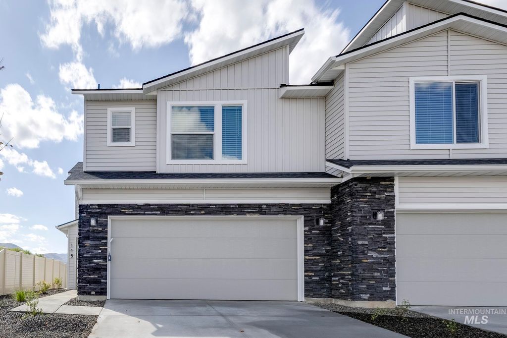 Photo of 115 Caribou St, Horseshoe Bend, ID 83629 (MLS # 98962442)