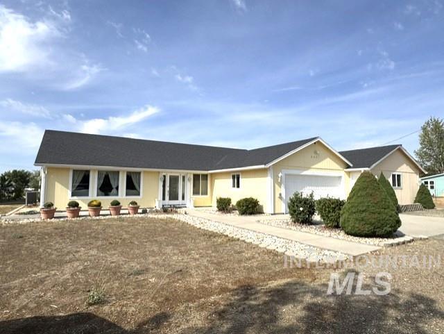 Photo of 2621 NW Doris Dr, Mountain Home, ID 83647 (MLS # 98998427)