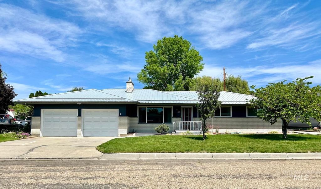 Photo of 144 Lloyd Ave, Weiser, ID 83672 (MLS # 98985731)