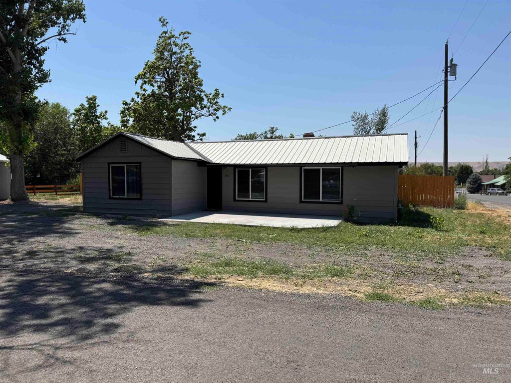 Photo of 180 E South Street, Hagerman, ID 83332 (MLS # 98954894)
