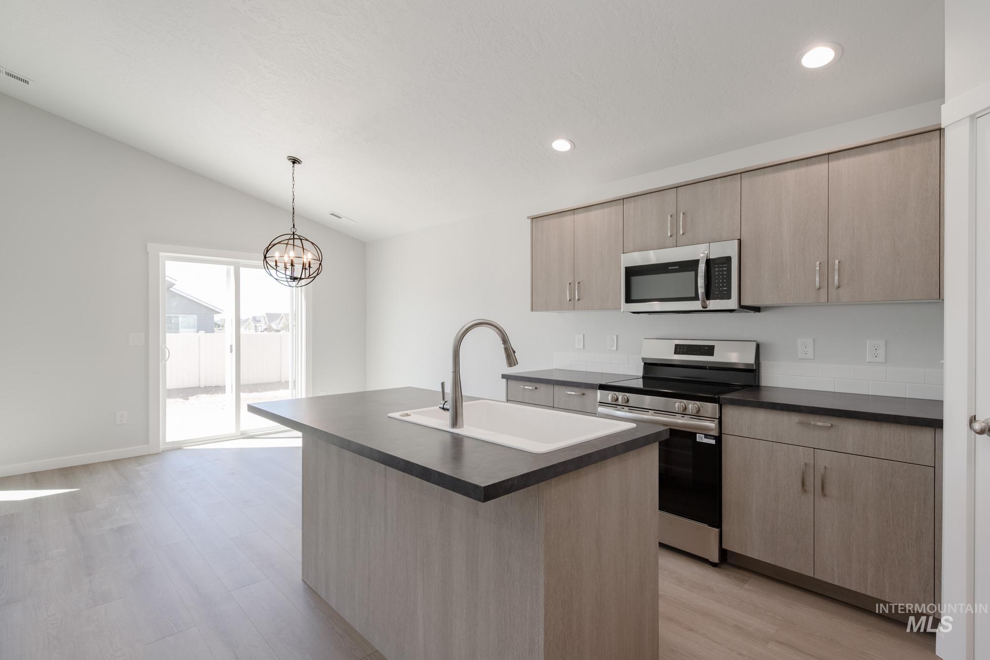 9147 W White Jasmine Ct