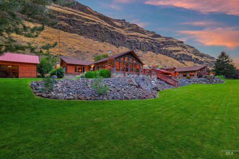 14286 Snake River Road Asotin WA 99402