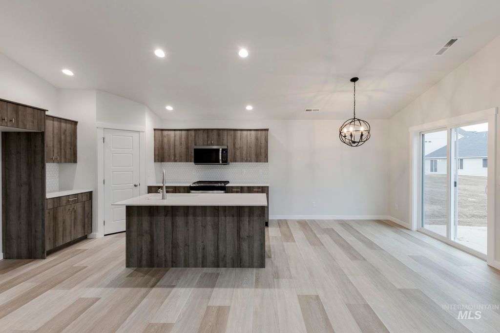 Photo of 2215 S Border Way, Meridian, ID 83642 (MLS # 98985576)