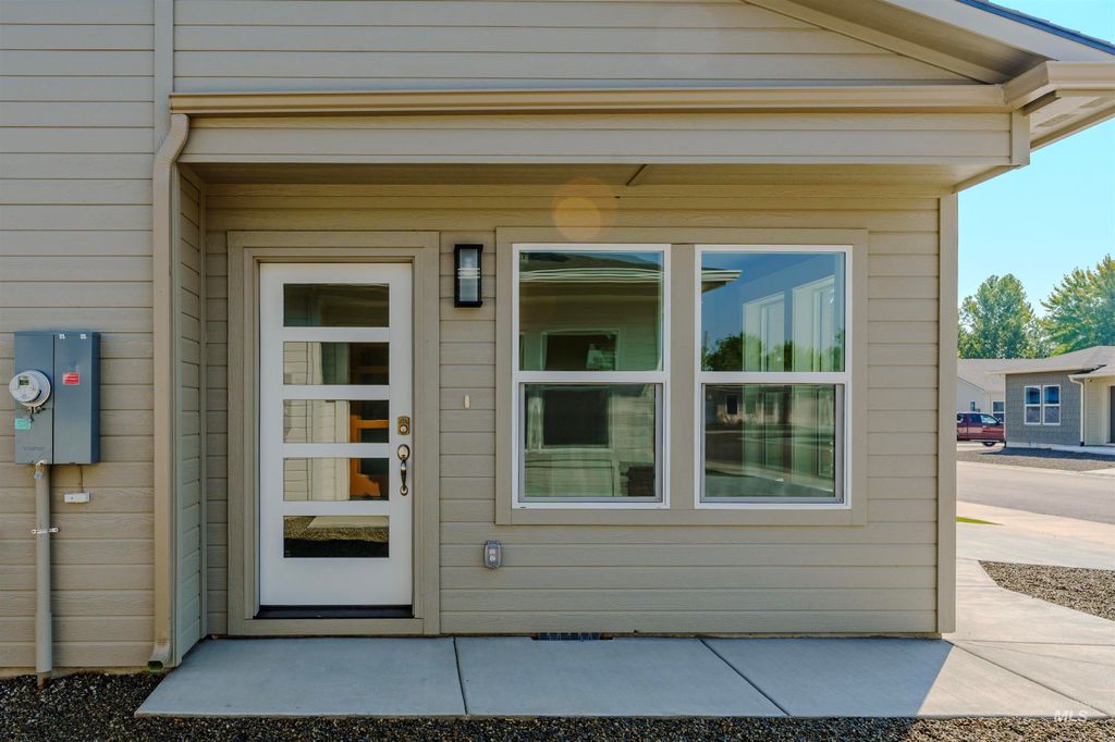 Photo of 1235 Phillips Circle, Ontario, OR 97914 (MLS # 98976464)