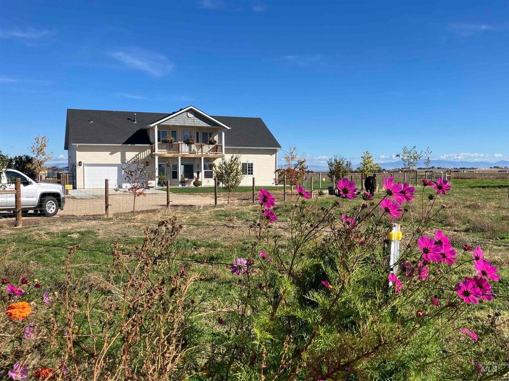 Photo of 17530 Beet Rd, Caldwell, ID 83607 (MLS # 98978243)