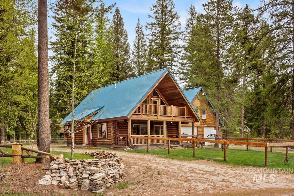 Photo of 12824 Hereford Road, Donnelly, ID 83615 (MLS # 98985812)