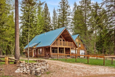 Photo of 12824 Hereford Road, Donnelly, ID 83615 (MLS # 98985812)