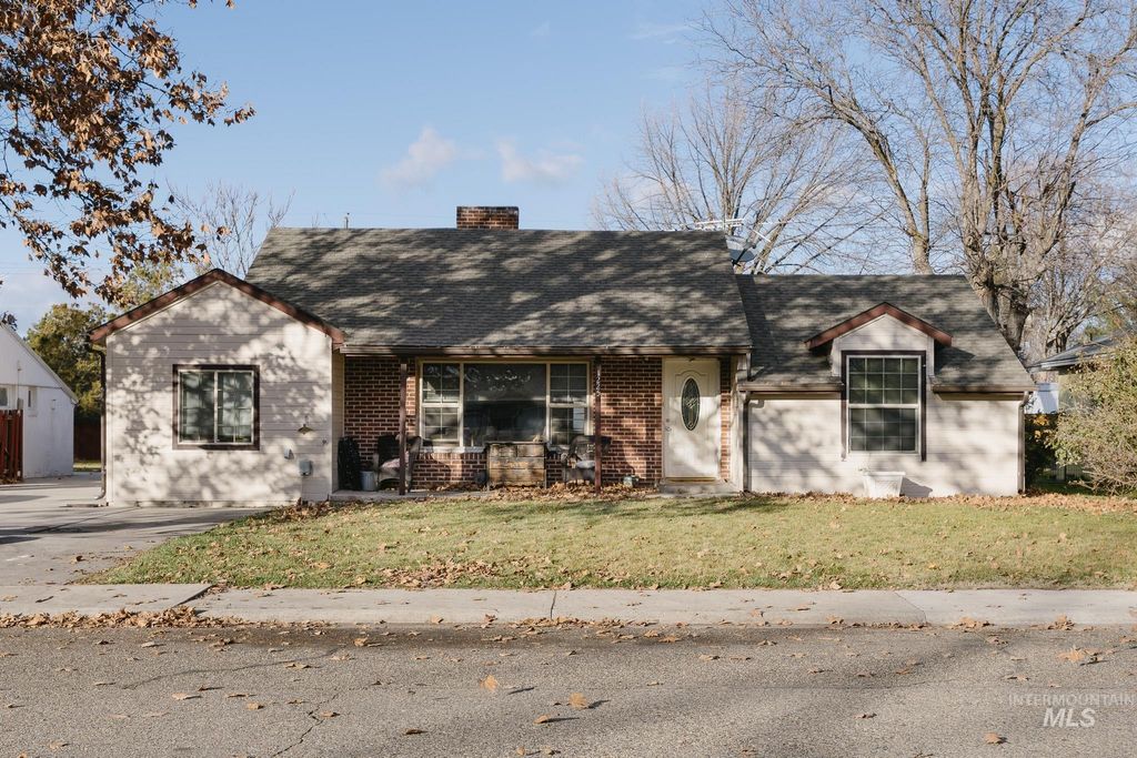 Photo of 1225 SW 3rd Avenue, Ontario, OR 97914 (MLS # 98971591)