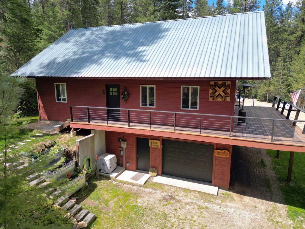 Photo of 60 Star View Dr, Garden Valley, ID 83622 (MLS # 98984109)