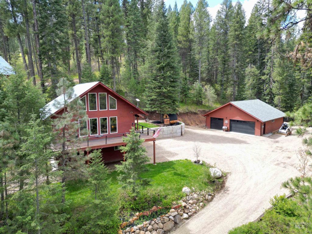 Photo of 60 Star View Dr, Garden Valley, ID 83622 (MLS # 98984109)