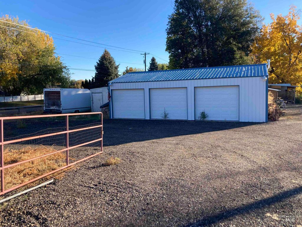 Photo of 737 Lake Lowell Ave, Nampa, ID 83686 (MLS # 98968327)