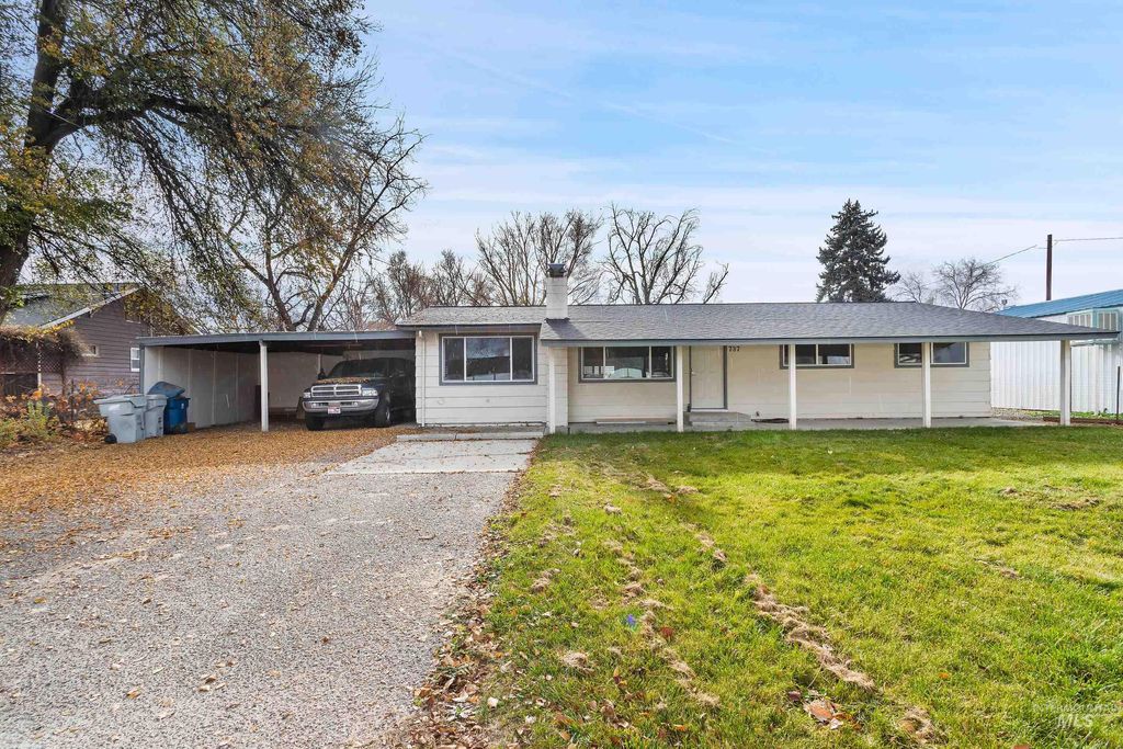 Photo of 737 Lake Lowell Ave, Nampa, ID 83686 (MLS # 98968327)