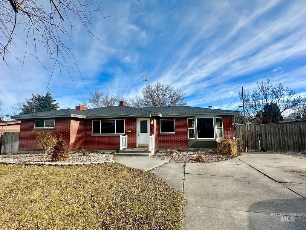 Photo of 628 Alturas Dr. N Dr, Twin Falls, ID 83301 (MLS # 98971491)