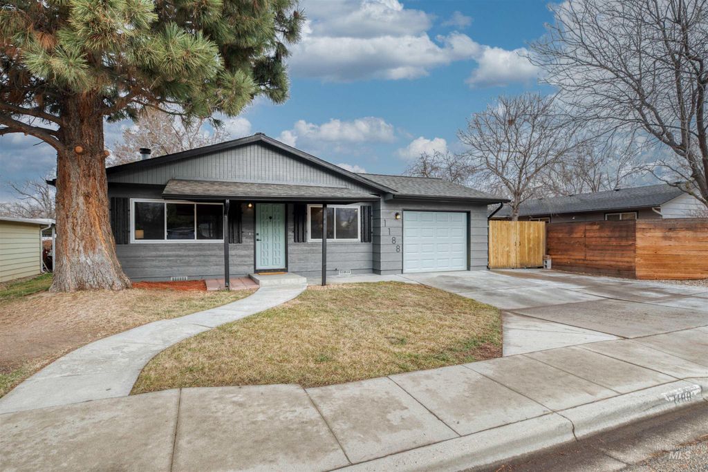Photo of 1188 W Albert St, Boise, ID 83706 (MLS # 98971164)