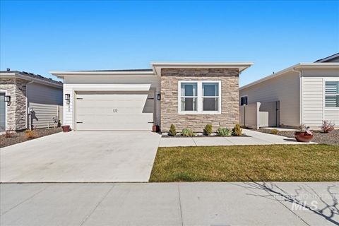 Photo of 8680 W Pickett Creek St, Star, ID 83669 (MLS # 98978252)