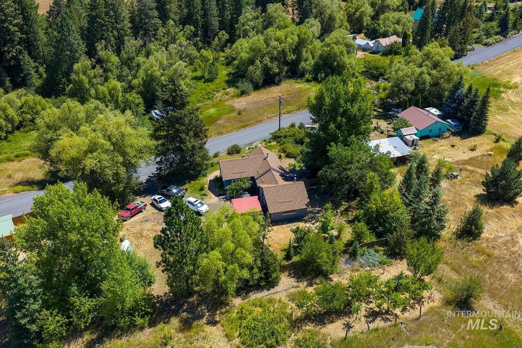 Photo of 1031 Spring Valley Road, Troy, ID 83871 (MLS # 98978530)