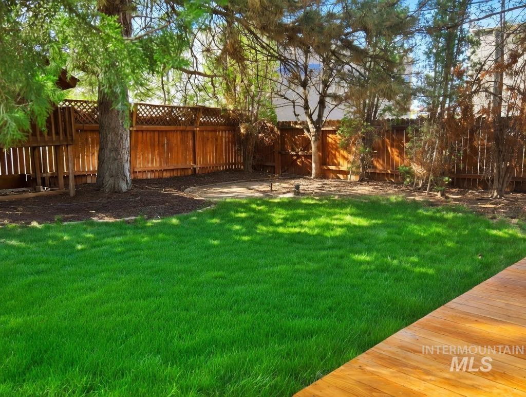 Photo of 1131 11th Ave E Ave, Twin Falls, ID 83301 (MLS # 98981006)