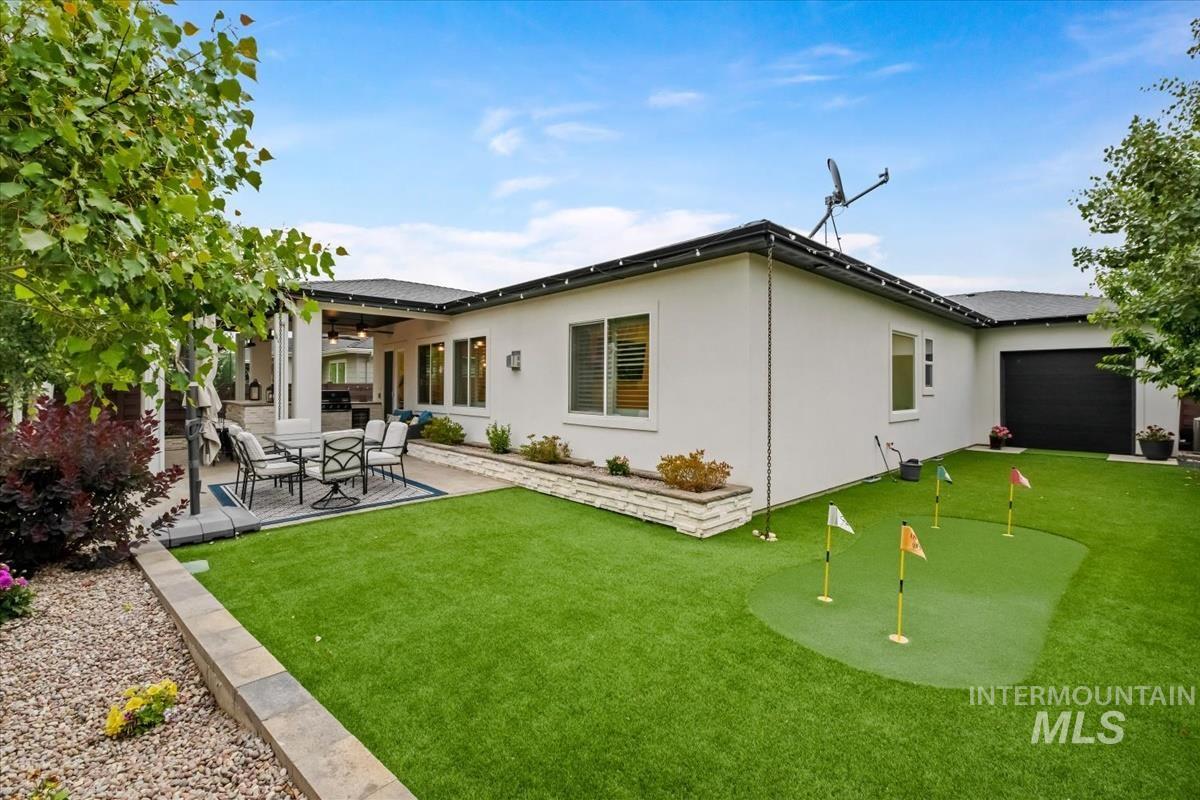 7041 N Exeter Pl.