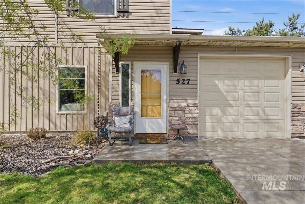 Photo of 527 S Blue Pine Ln, Boise, ID 83705 (MLS # 98979909)