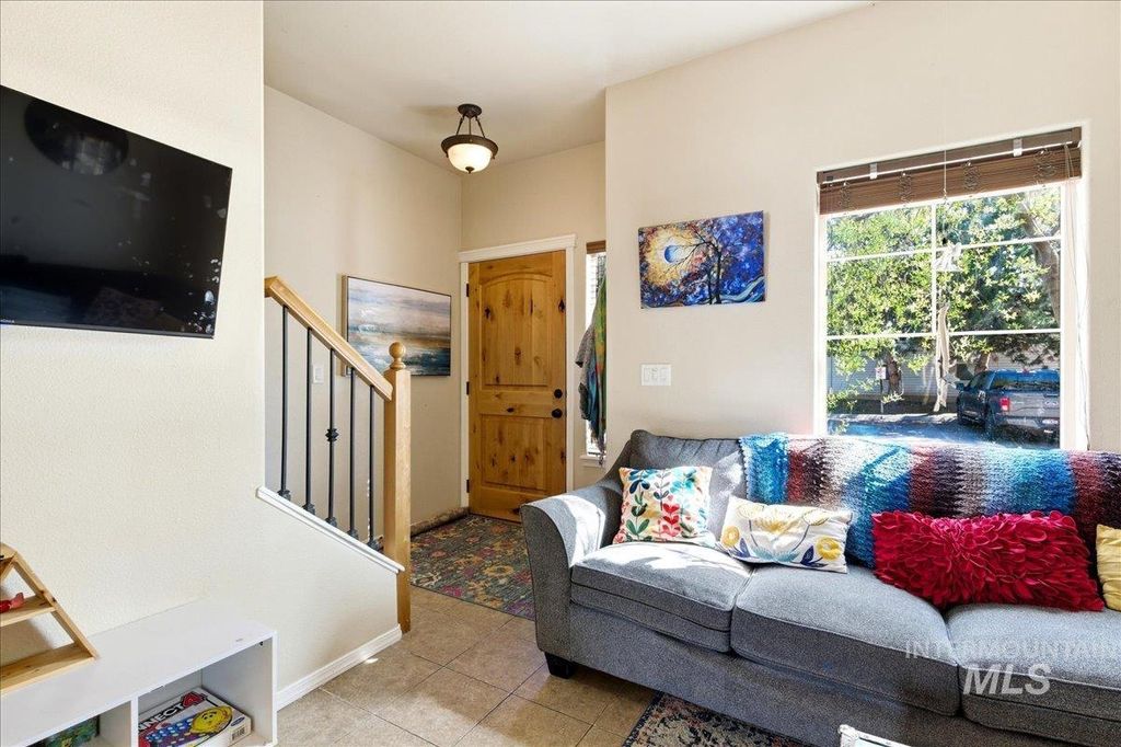 Photo of 527 S Blue Pine Ln, Boise, ID 83705 (MLS # 98979909)