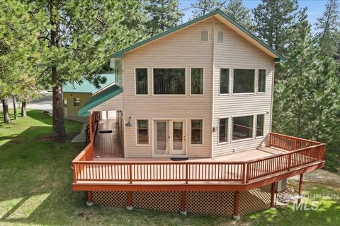 1496 Pine Ridge Dr Cascade ID 83611