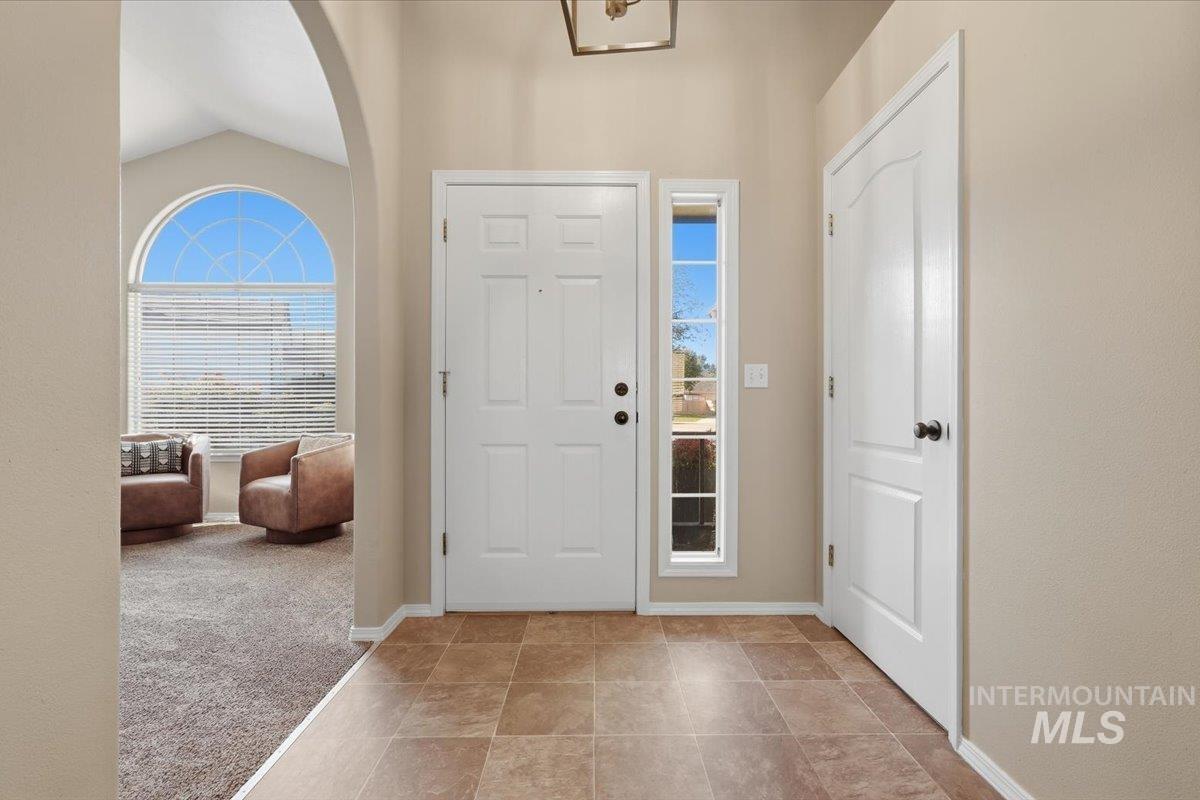 1632 S Labrador Pl