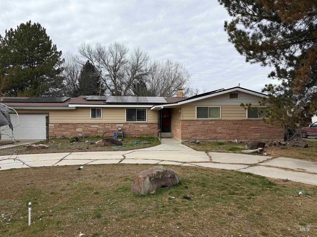 Photo of 22081 Jeanne Dr, Caldwell, ID 83607 (MLS # 98975765)