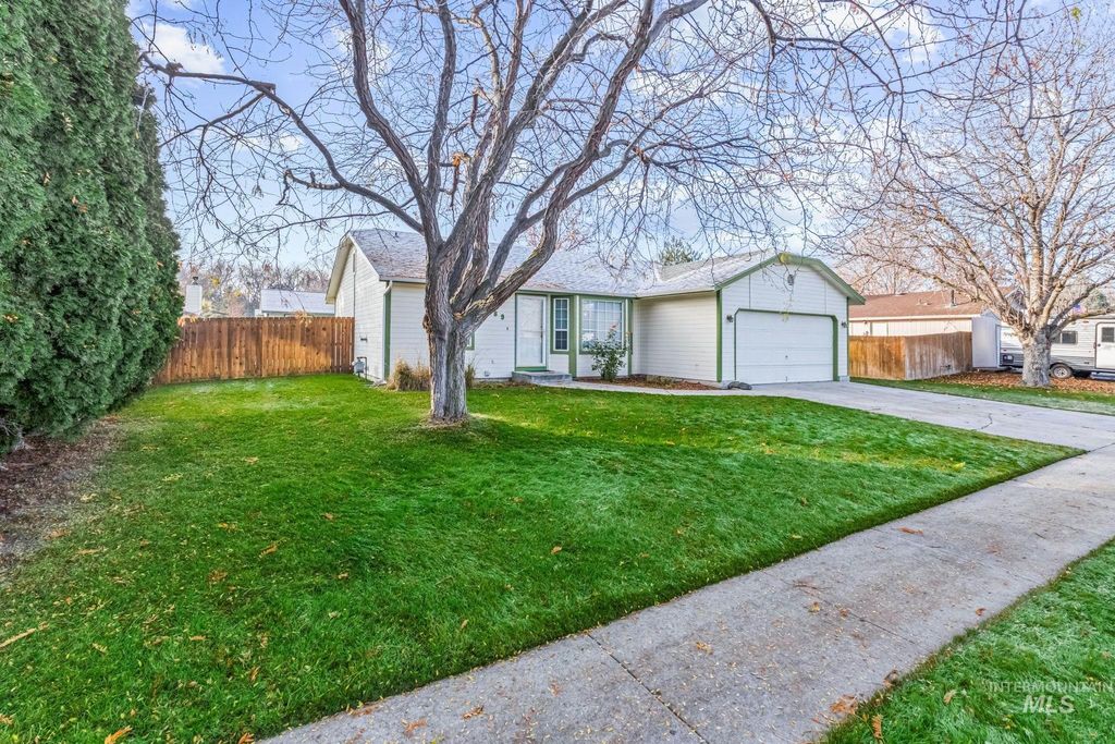 Photo of 489 E Easy St, Kuna, ID 83634 (MLS # 98968495)